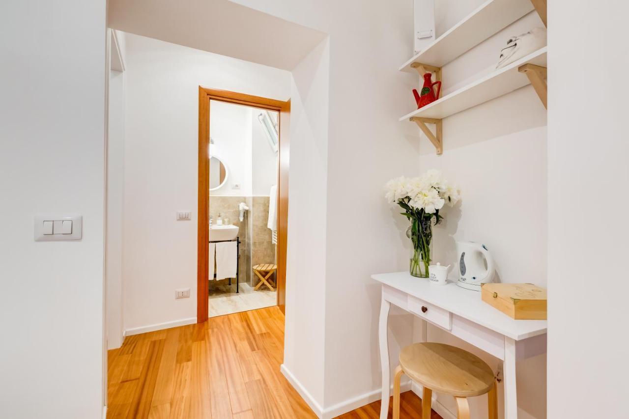 Lovely And Modern Nest Near The Colosseum Рим Екстериор снимка