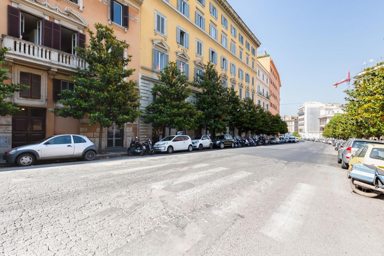 Lovely And Modern Nest Near The Colosseum Рим Екстериор снимка