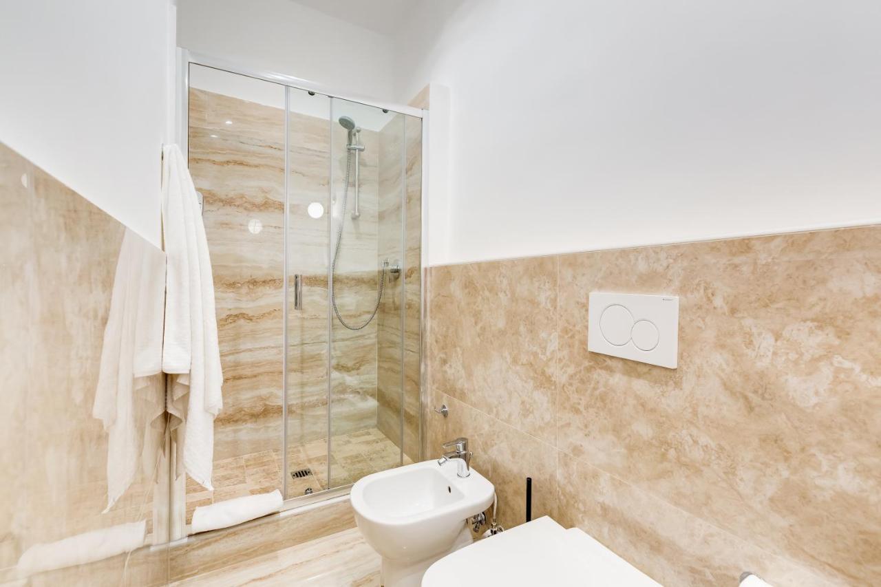 Lovely And Modern Nest Near The Colosseum Рим Екстериор снимка