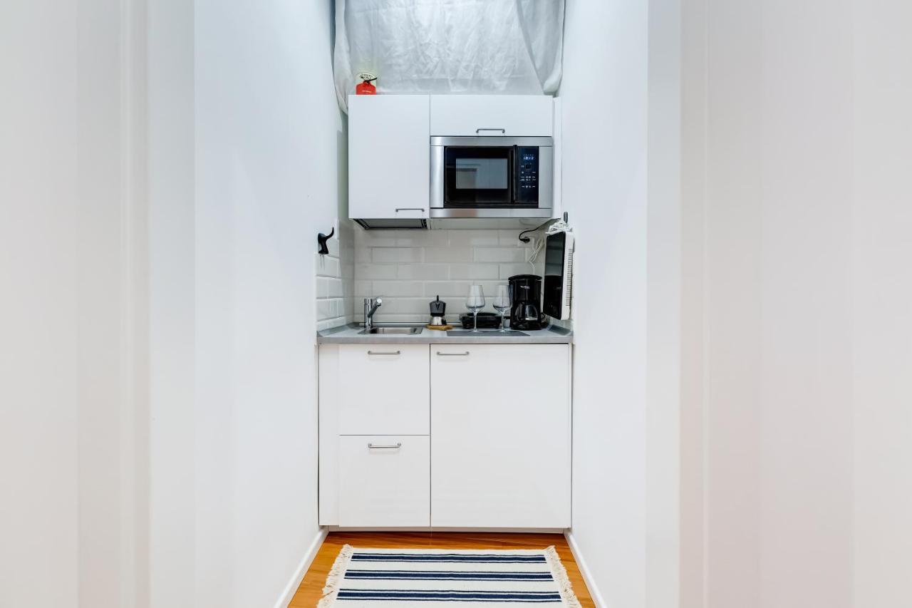 Lovely And Modern Nest Near The Colosseum Рим Екстериор снимка